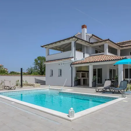 Dream House By Interhome Pola