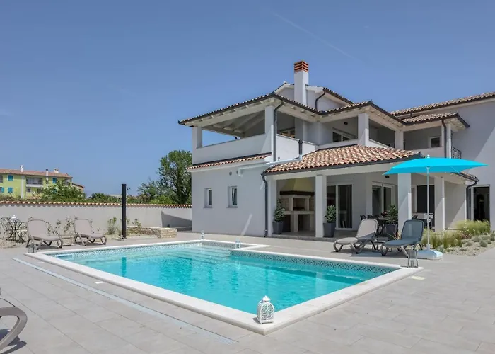 Dream House By Interhome Pula