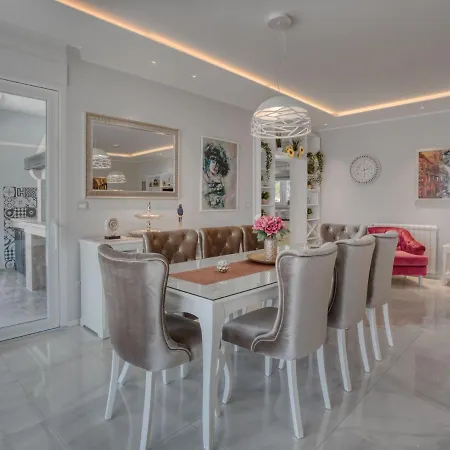 Dream House By Interhome * Pula