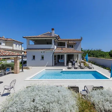 Dream House By Interhome * Pula